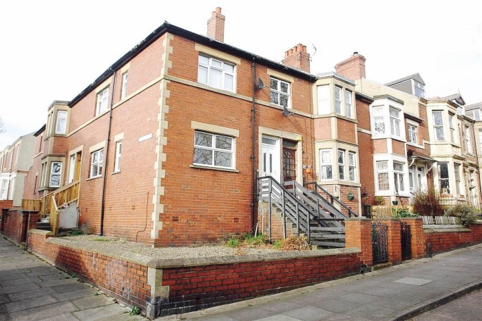 2 Bedroom Flat - Ground Floor