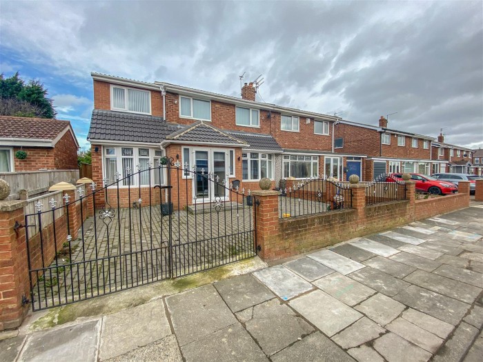 5 Bedroom House - Semi-Detached