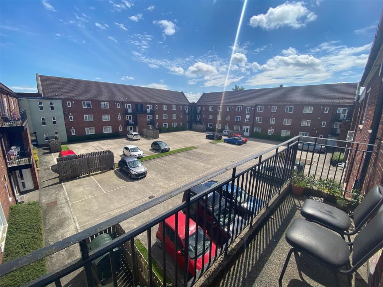 Jan Forster Estates 3 bedroom property for sale in Kirkley Lodge