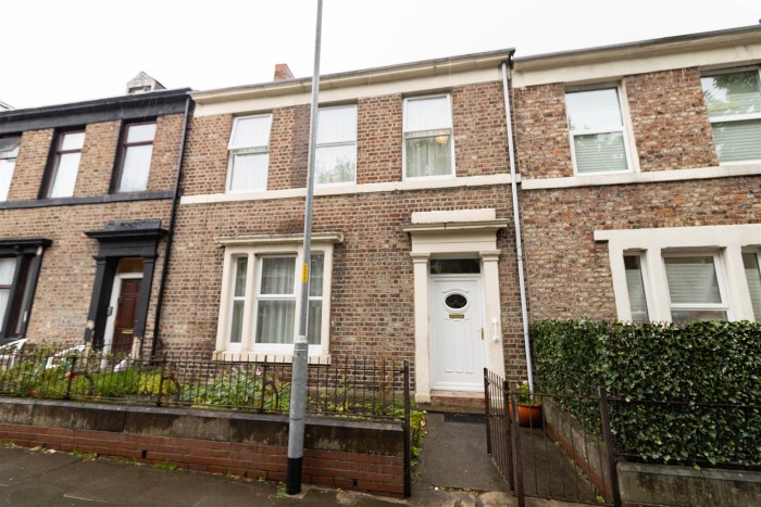 5 Bedroom House - Terraced