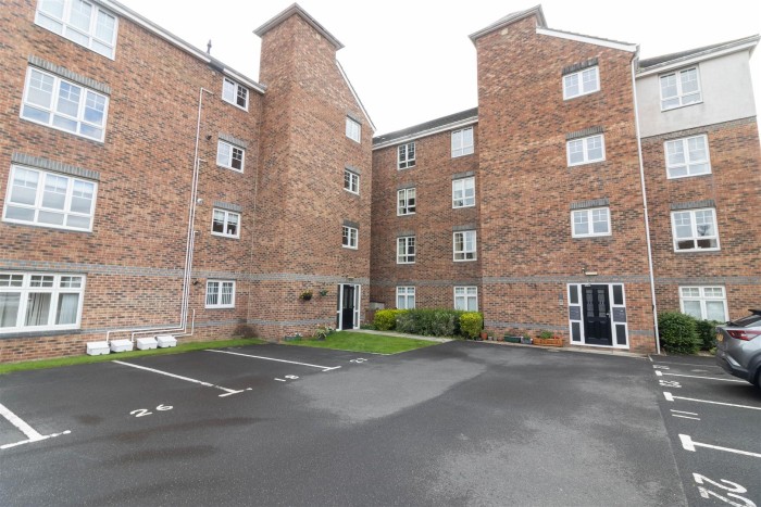 3 Bedroom Flat - Third Floor