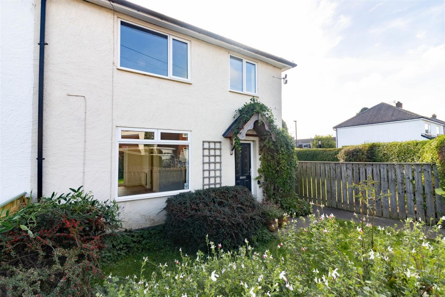 Jan Forster Estates 3 bedroom property for sale in Thropton Avenue