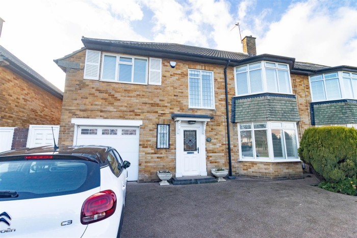 4 Bedroom House - Semi-Detached