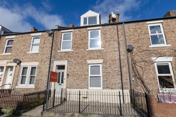 4 Bedroom House - Terraced