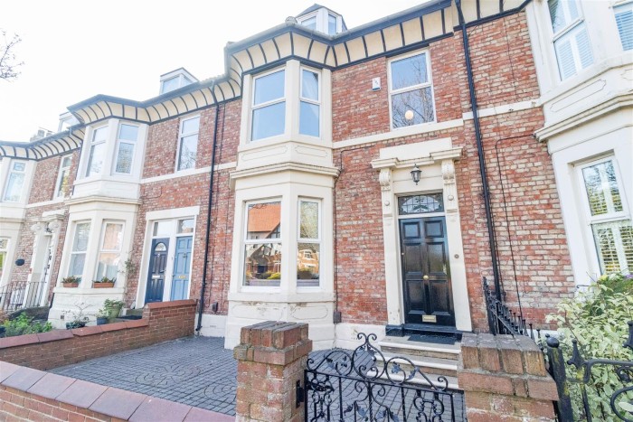 6 Bedroom House - Terraced
