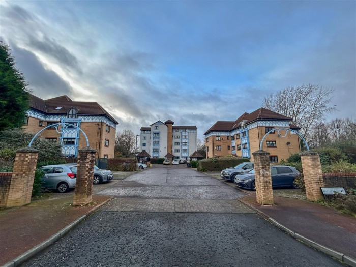 3 Bedroom Flat - Ground Floor