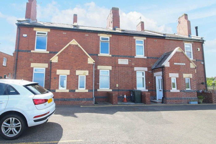 2 Bedroom House - Terraced
