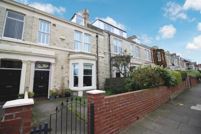 3 Bedroom Maisonette