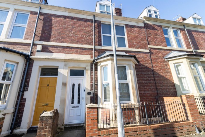 4 Bedroom House - Terraced