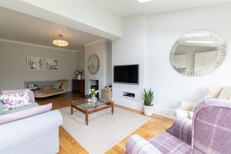 Kitchen Family Room