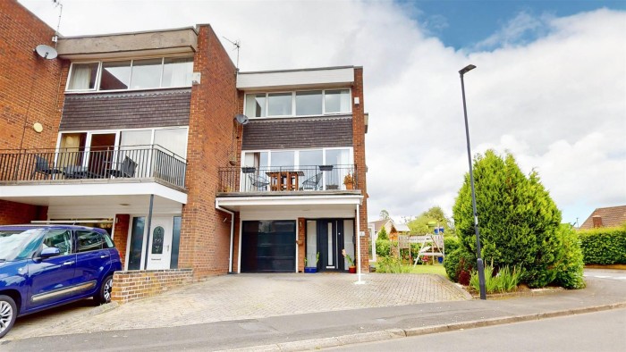 3 Bedroom House - End Terrace