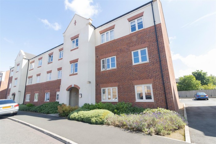 2 Bedroom Flat - Ground Floor