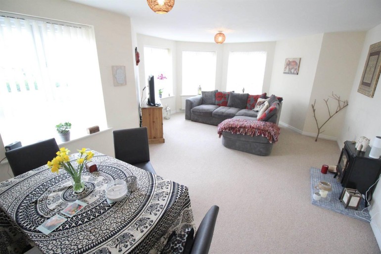 Lounge Dining Room