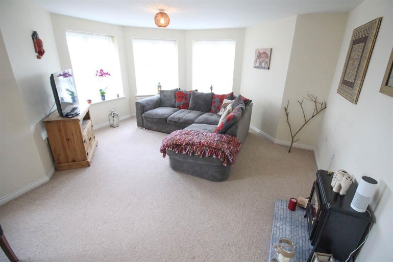 Lounge Dining Room