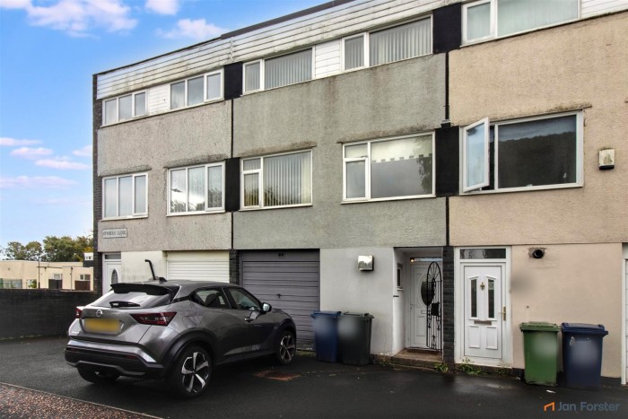 3 Bedroom House - Townhouse