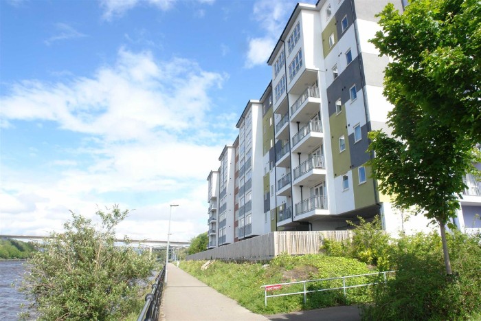2 Bedroom Flat