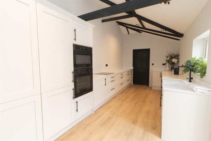 4 Bedroom House - Terraced