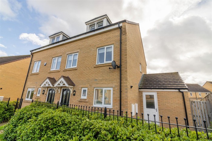 3 Bedroom House - Townhouse