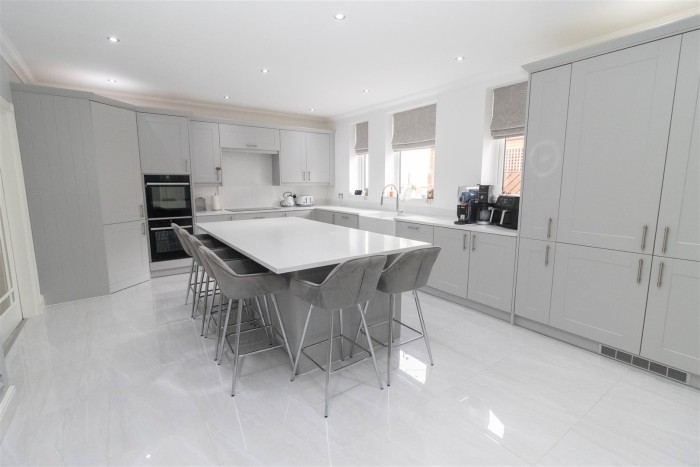 6 Bedroom Bungalow - Dormer Detached