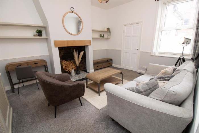 2 Bedroom Flat - Ground Floor
