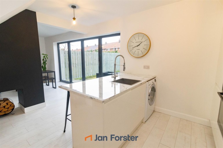 Kitchen Dining Area