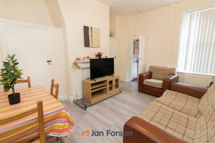 2 Bedroom Flat - Ground Floor