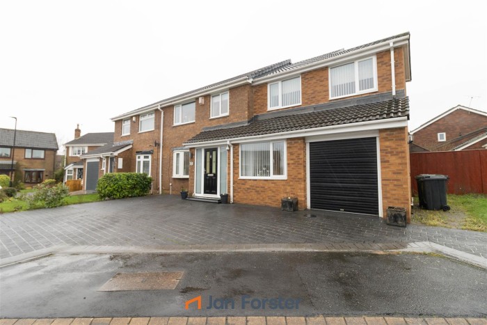 5 Bedroom House - Semi-Detached