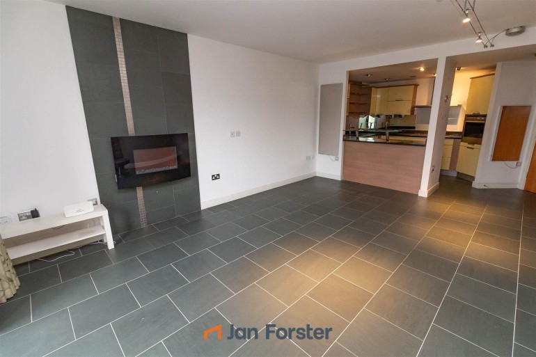 Lounge Kitchen