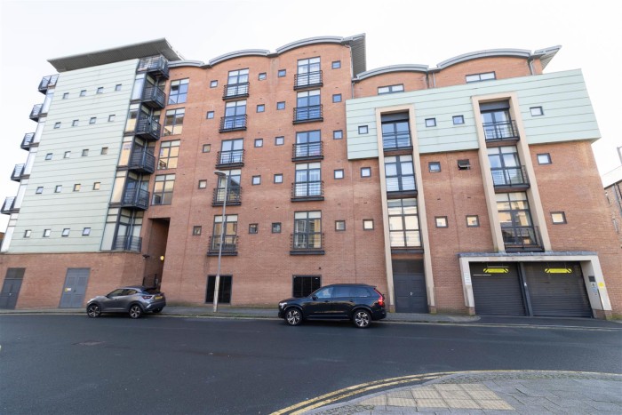 2 Bedroom Flat