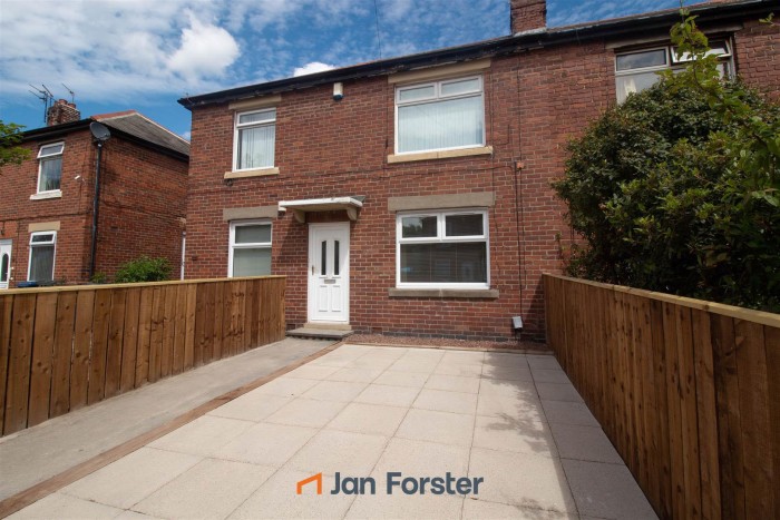 2 Bedroom Flat - Ground Floor