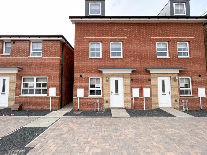 3 Bedroom House - Townhouse