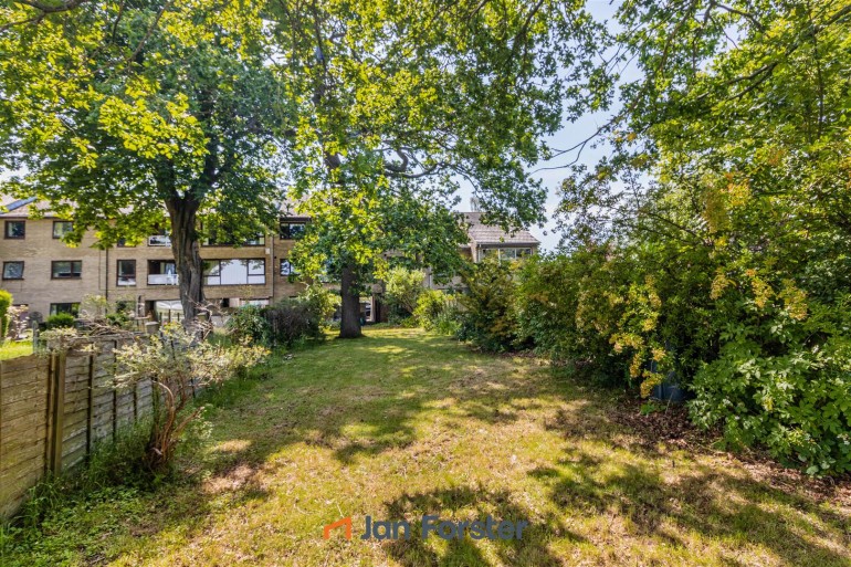 Shared Rear Garden