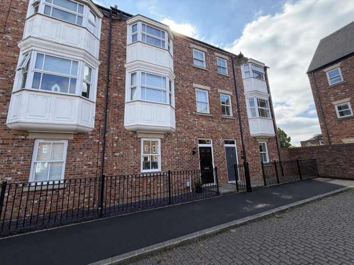5 Bedroom House - Terraced