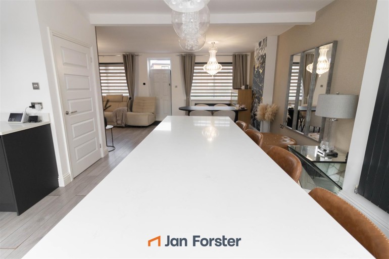 Dining Area/Lounge