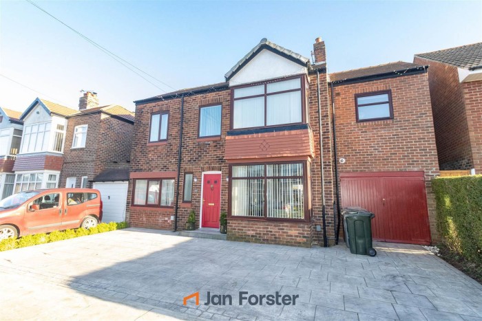 4 Bedroom House - Link Detached