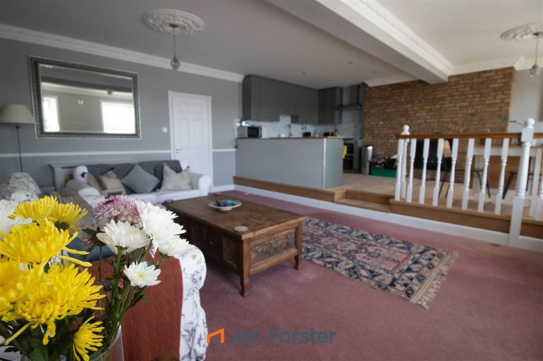 Lounge/Kitchen Diner
